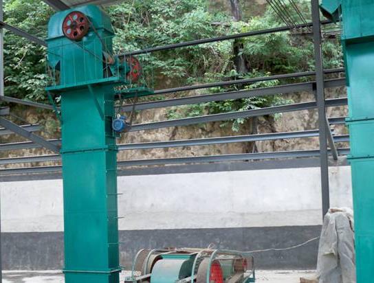 TD皮带斗提机孔轴承和圆柱孔轴承拆卸方法