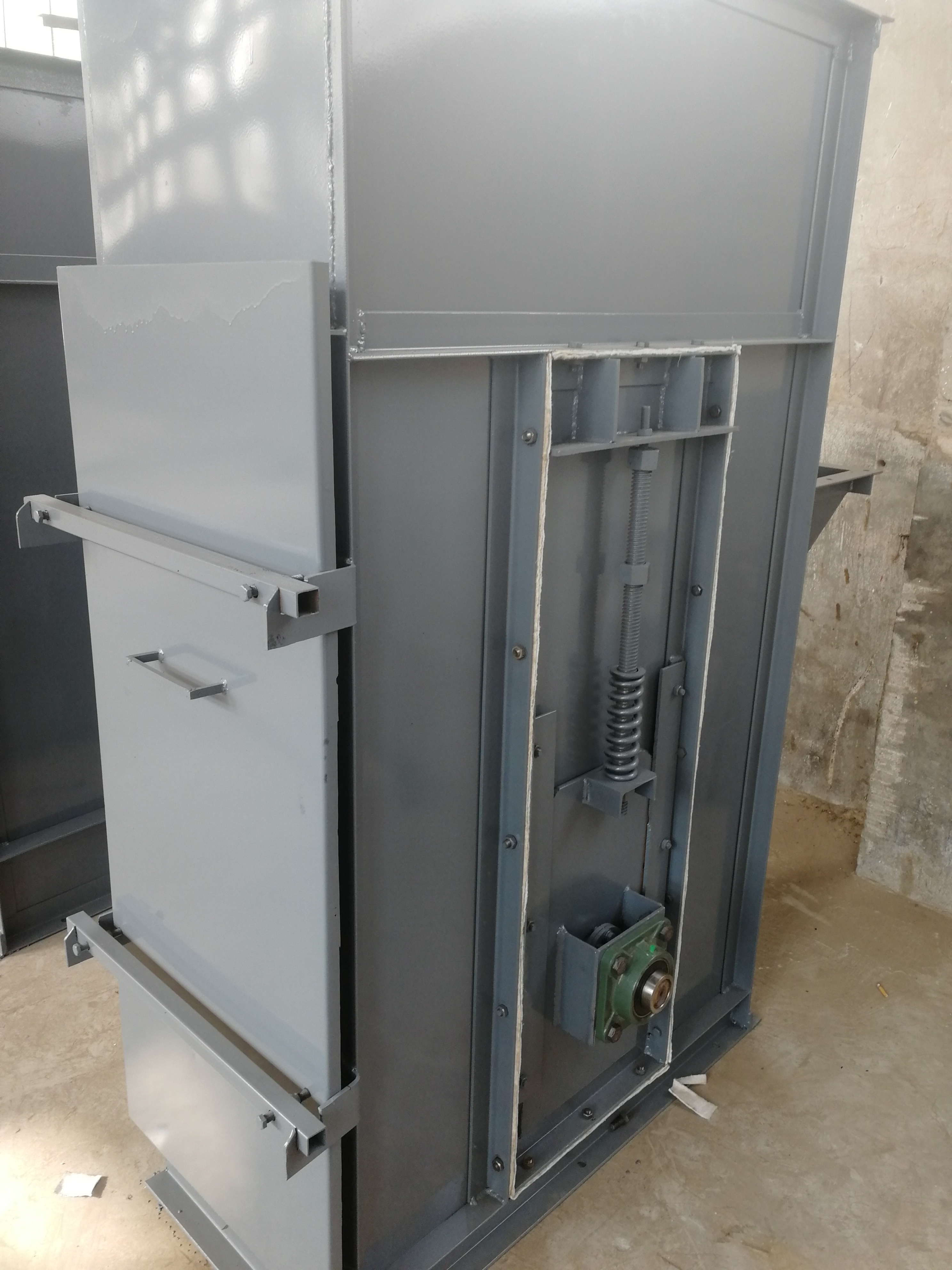 斗式提升机尾轮常出现哪些问题(斗式提升机尾轮安装)