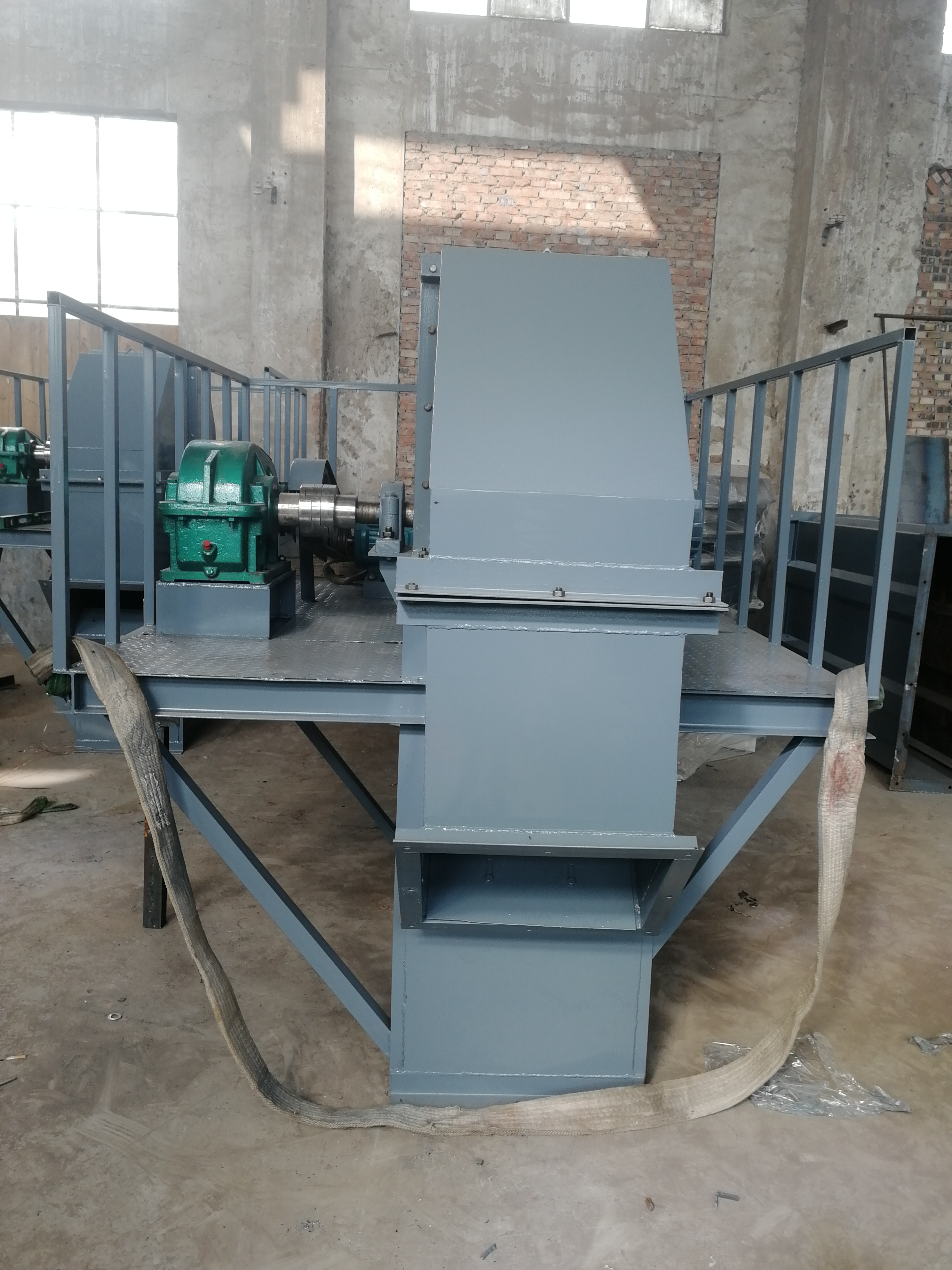 环链斗提机-高强度TH型斗式提升机厂家特点介绍 (环链式斗提机结构图)