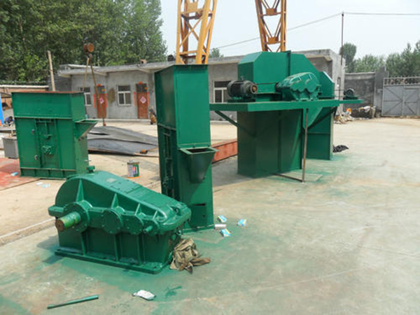 斗式提升机为什么需要安装清料设备？