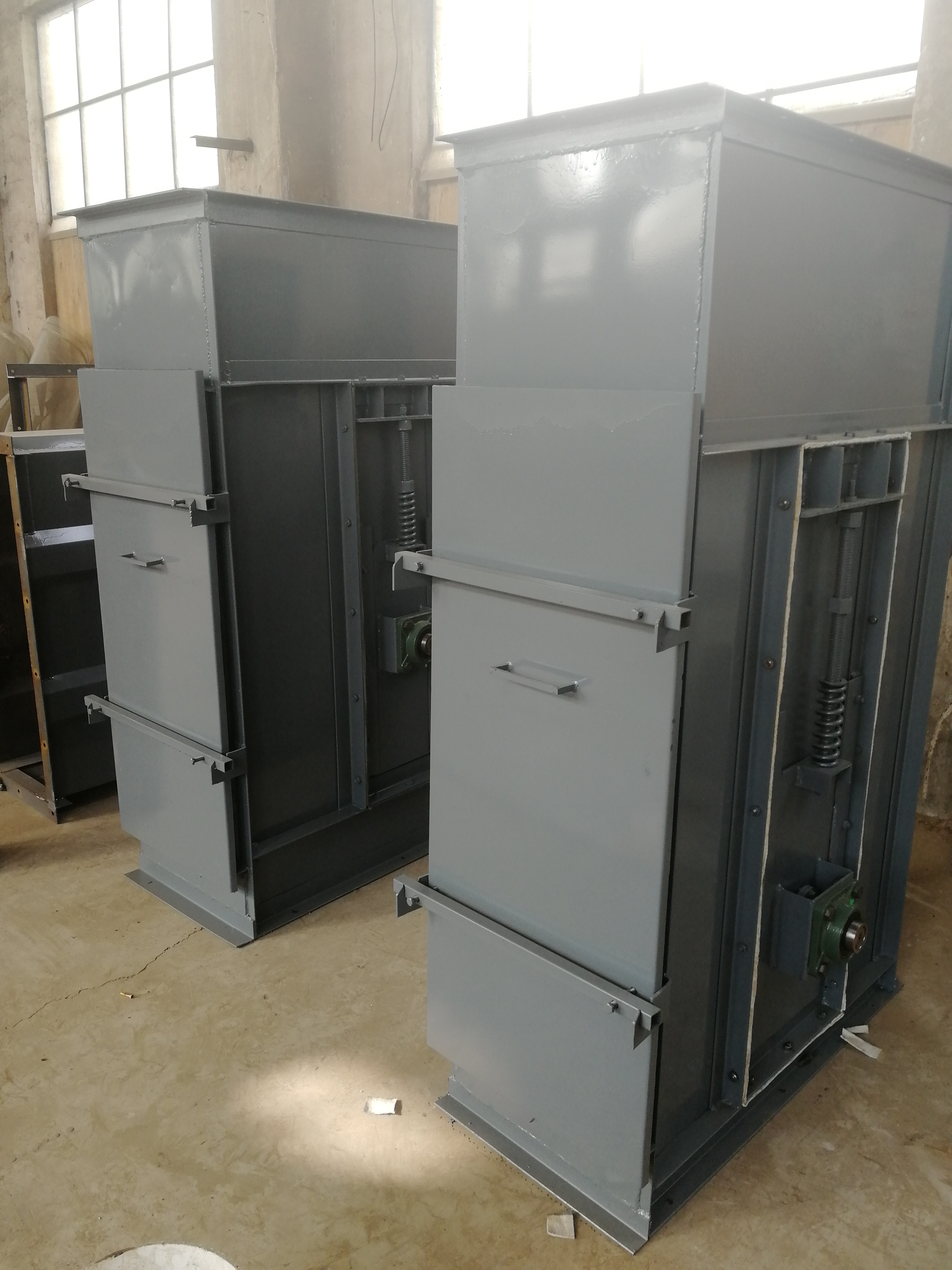 垂直斗式提升机的维护和注意事项